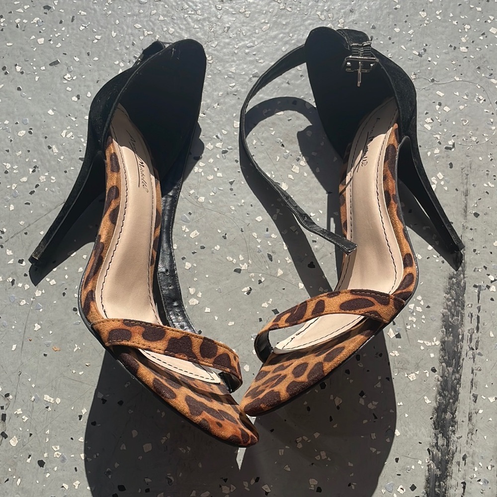 Anne Michelle leopard print Strappy heels